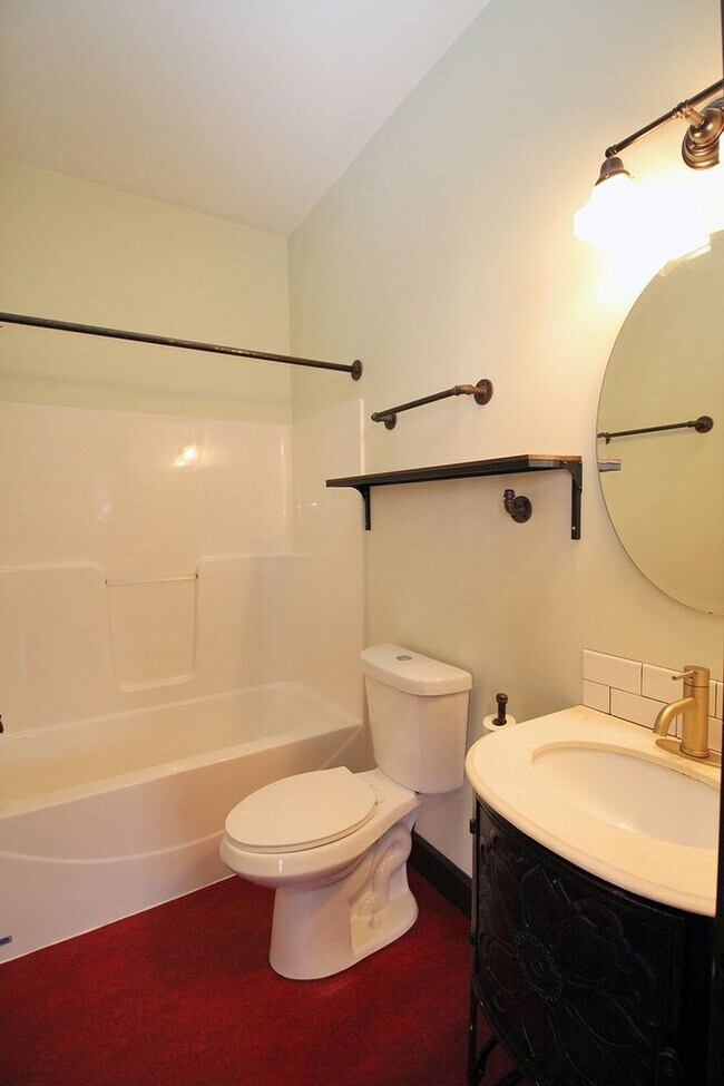 Building Photo - 1634 NW Everett St