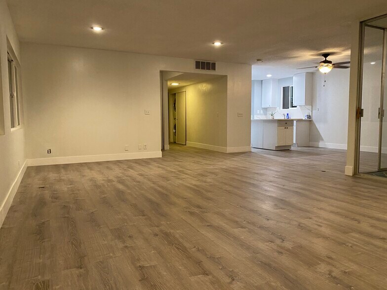 Living room and kitchen view - 73951 Shadow Mountain Dr