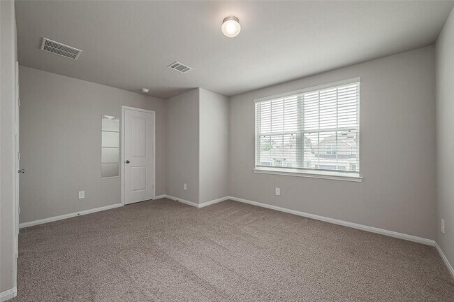 Building Photo - 5619 Brooklyn Rose Dr