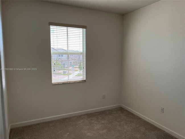Building Photo - 2303 NW 131st Cir