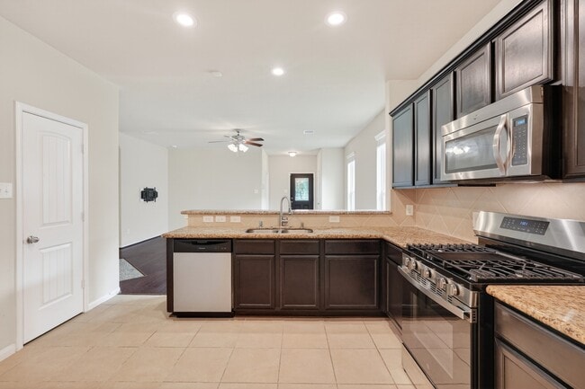 Building Photo - 12027 Rockridge Falls Dr