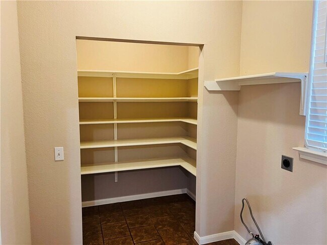 Building Photo - 1612 Jerusalem Dr