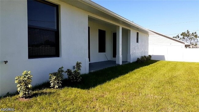 Building Photo - 1201 NE 18th Pl