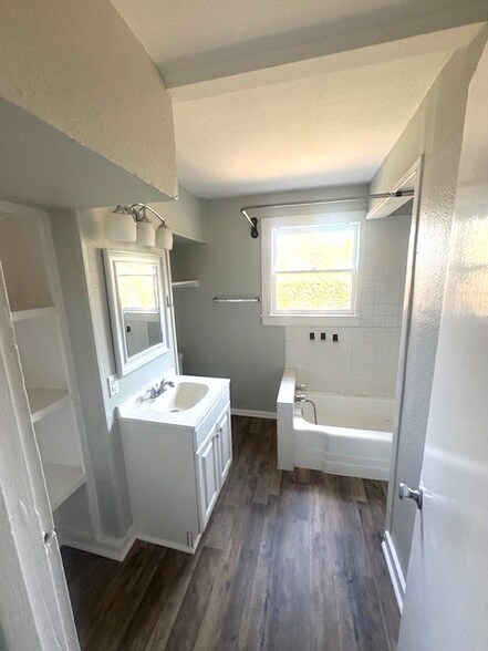 Building Photo - 1516 N 5th St