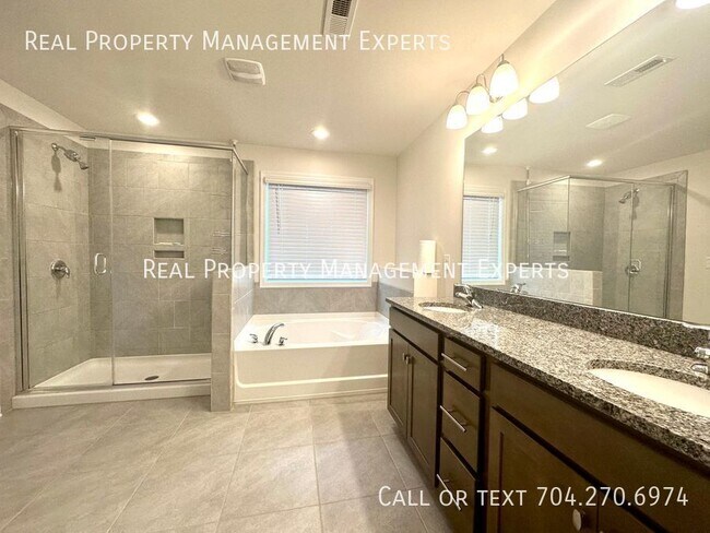 Building Photo - 2166 Black Forest Cove