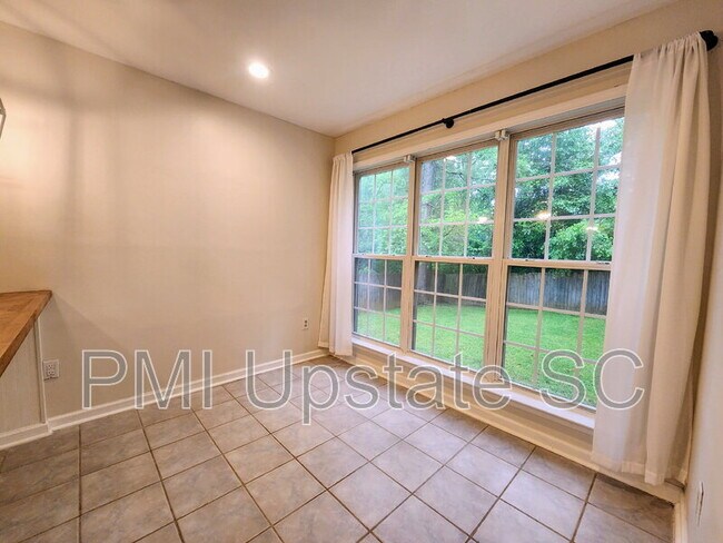 Building Photo - 122 Glen Willow Ct