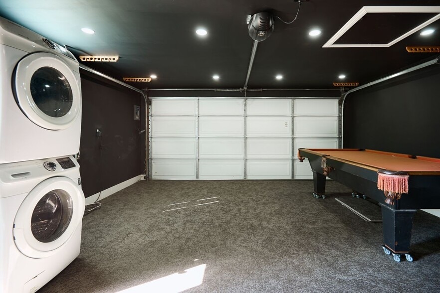 Building Photo - 621 Hewitt St