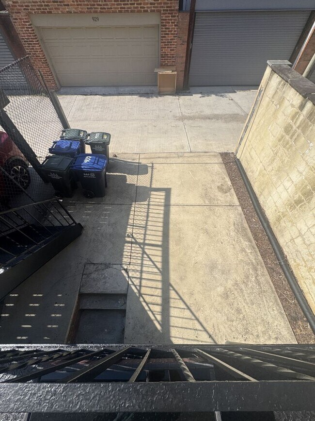Building Photo - 3BR/1.5BA Historic Townhouse in the Heart of Shaw with Parking