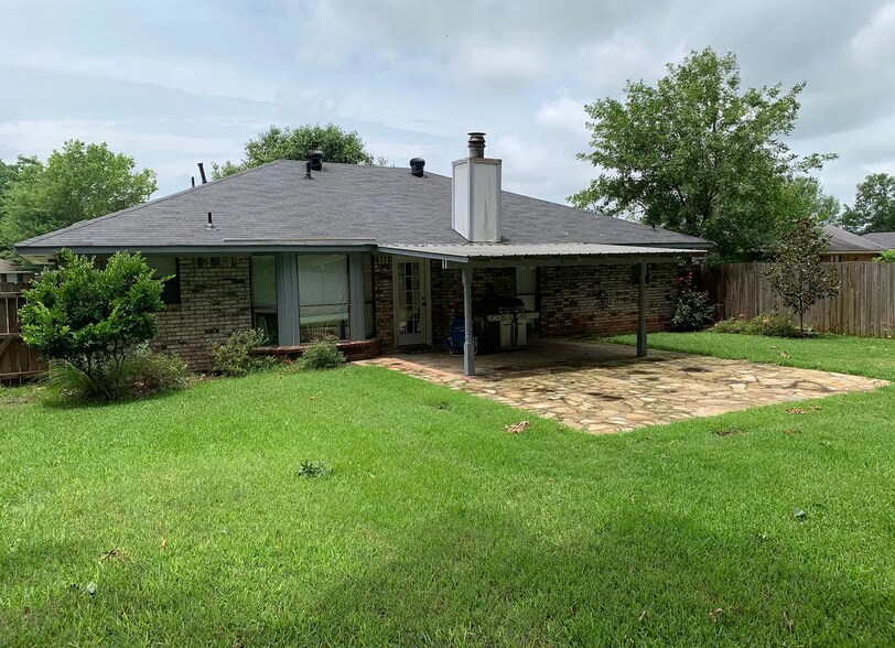 Building Photo - 5338 Brian Cir