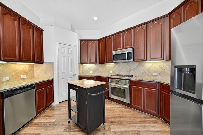 Building Photo - 16930 Creek Mountain Dr