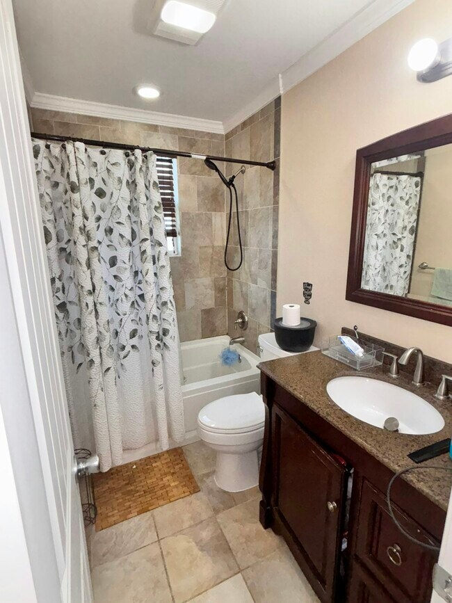 Building Photo - 10838 Hermosa Dr