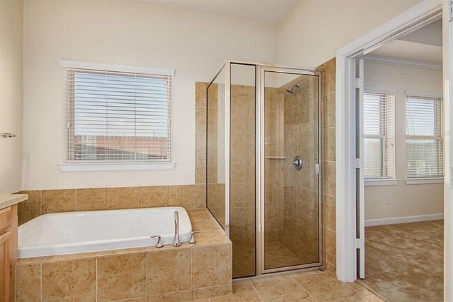 Building Photo - 8703 Seguin Cove Ln