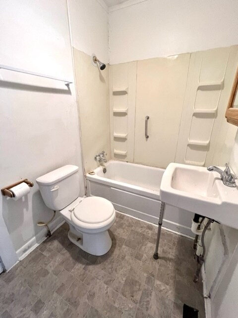 Bath - 2406 W Olive St
