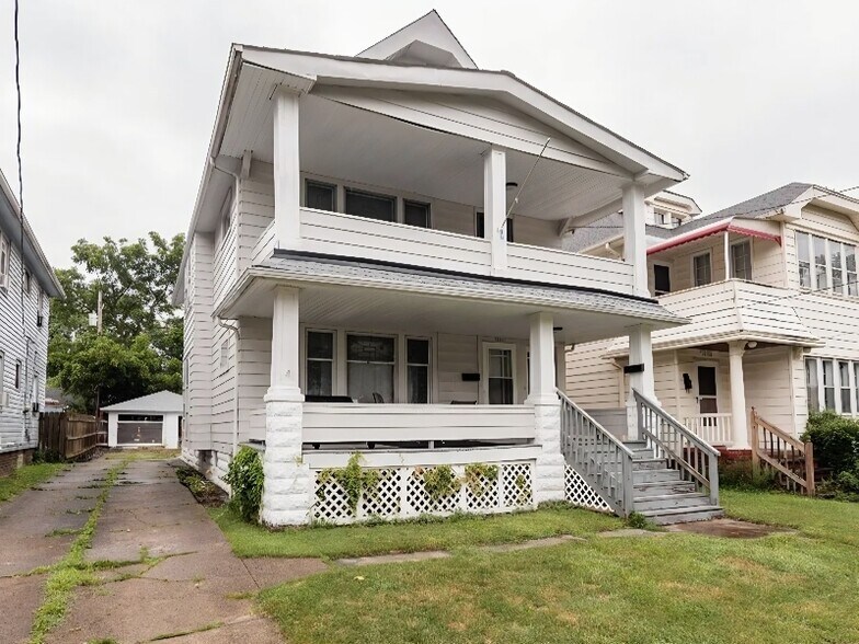 Building Photo - 10310 Adelaide Ave