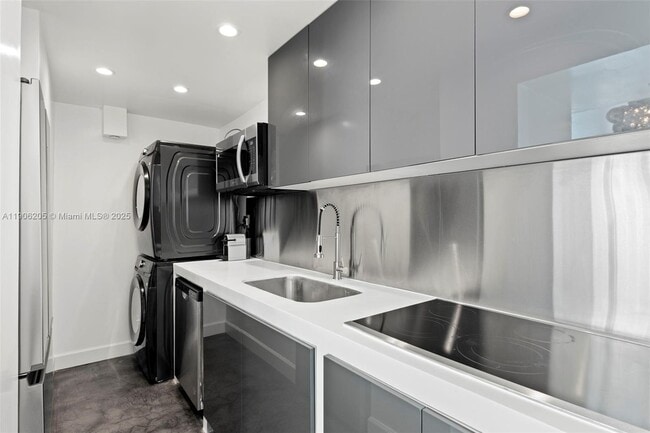 Building Photo - 1000 West Ave