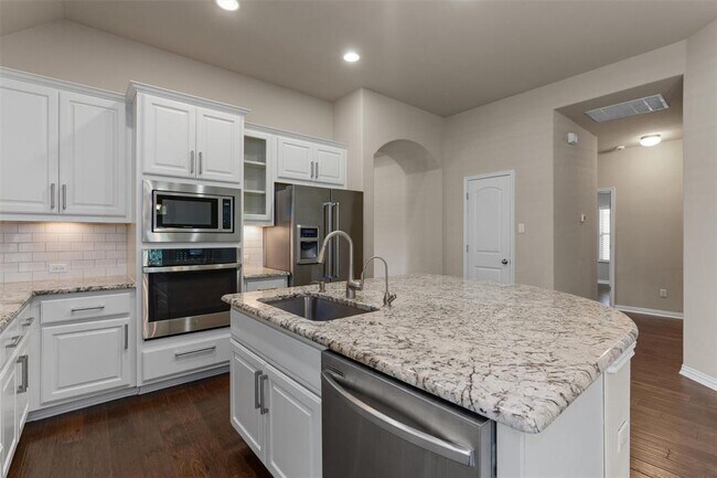 Building Photo - 7901 Arbor Knoll Ct