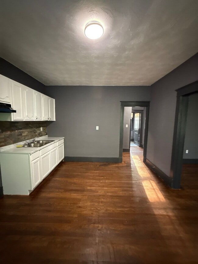 Building Photo - Fully Renovated 4BR Home in South Memphis Section 8 Welcome!