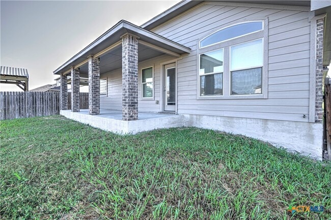 Building Photo - 5726 Stonehaven Dr