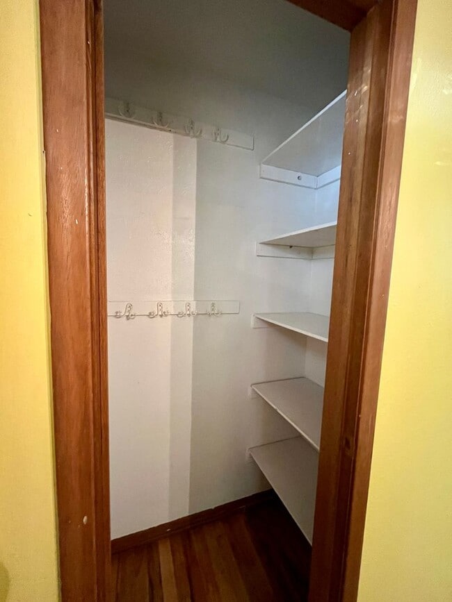 Building Photo - 3 Bedroom ranch w/ garden in the Heart of Longmont!