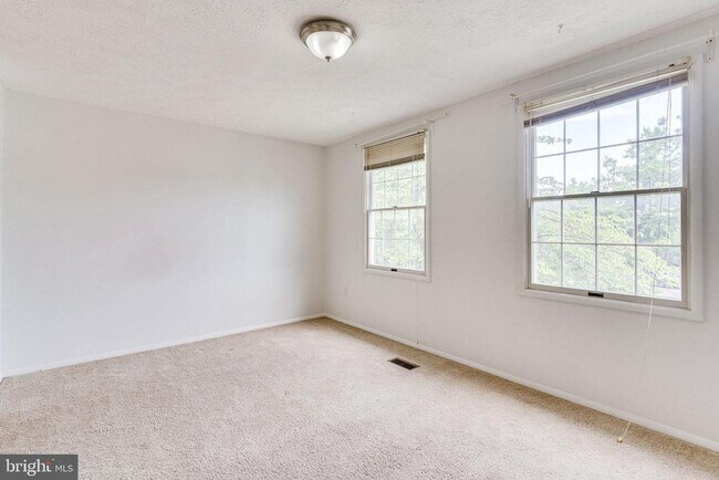 Building Photo - 2841 Shepperton Terrace