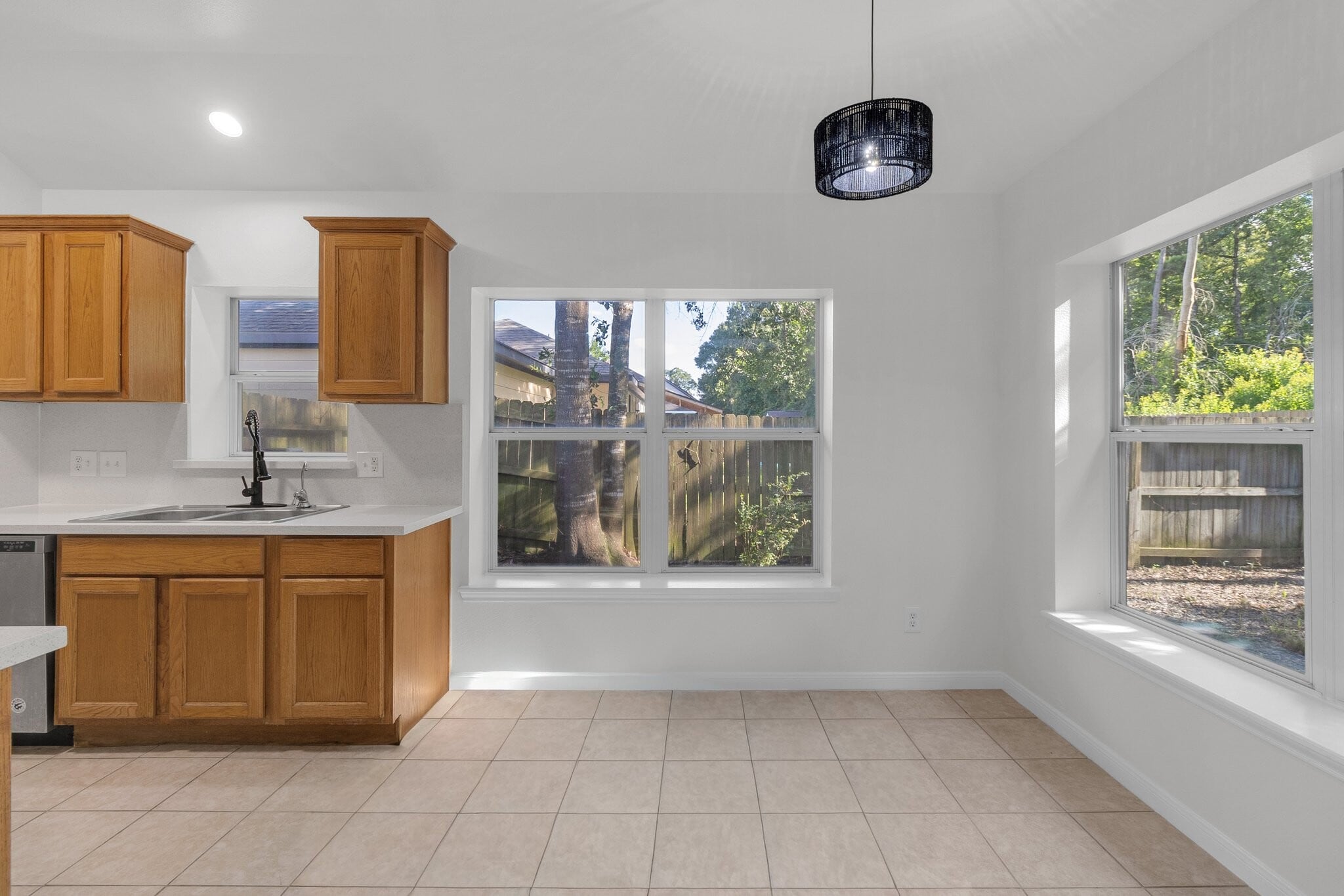 Building Photo - 16413 Danika Oak