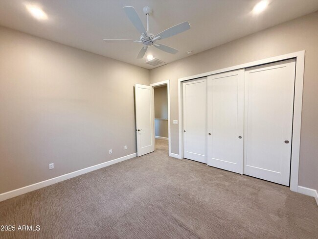 Building Photo - 8976 N 8th Dr