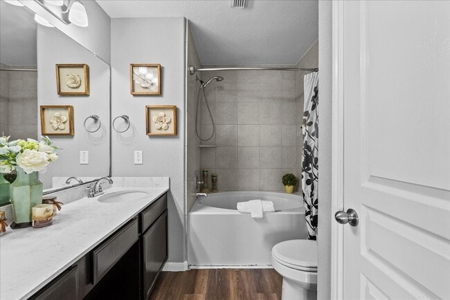 Building Photo - 207 Sea Breeze Dr