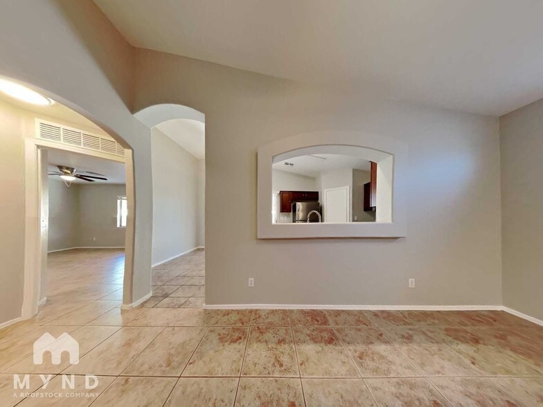 Building Photo - 12418 W Valentine Ave