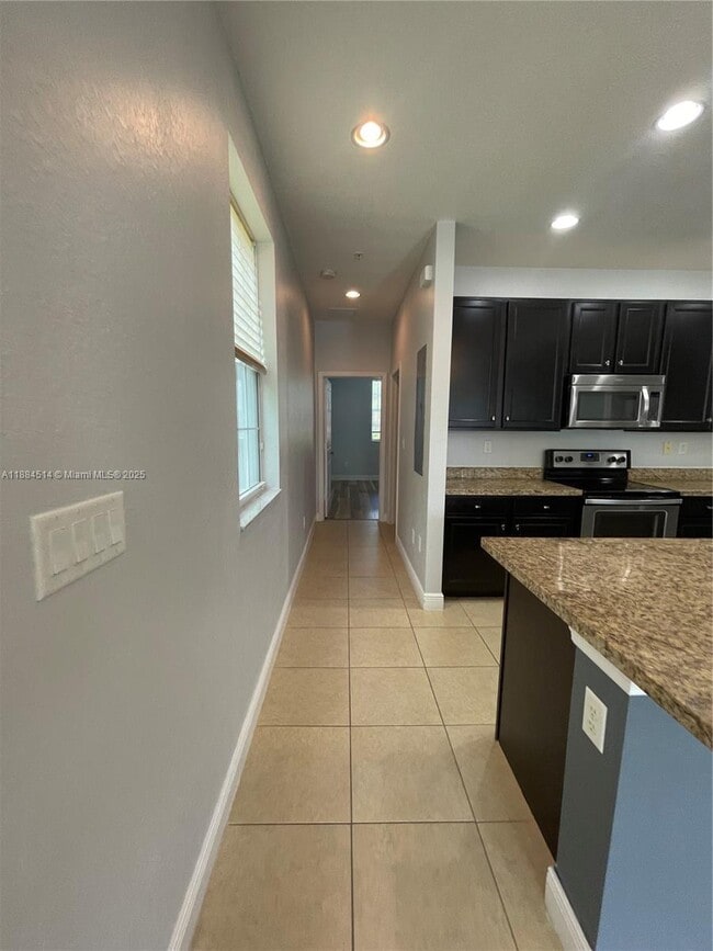 Building Photo - 974 SW 147th Ave