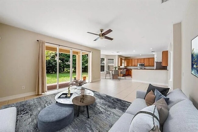 Building Photo - 8477 Breezy Hill Dr