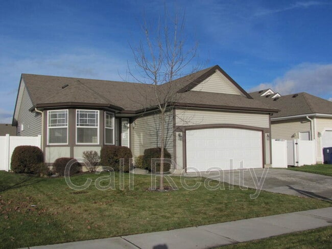 Building Photo - 1706 W Tieton Ave