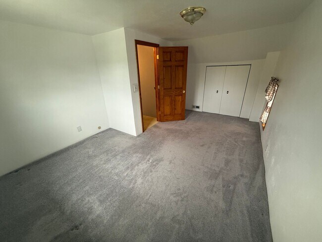 Building Photo - 3 Bed 1 Bath