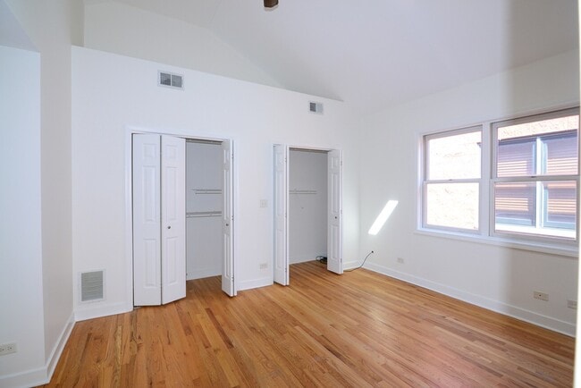Building Photo - 2334 W Harrison St