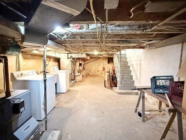 Building Photo - 2408 S Juniper St