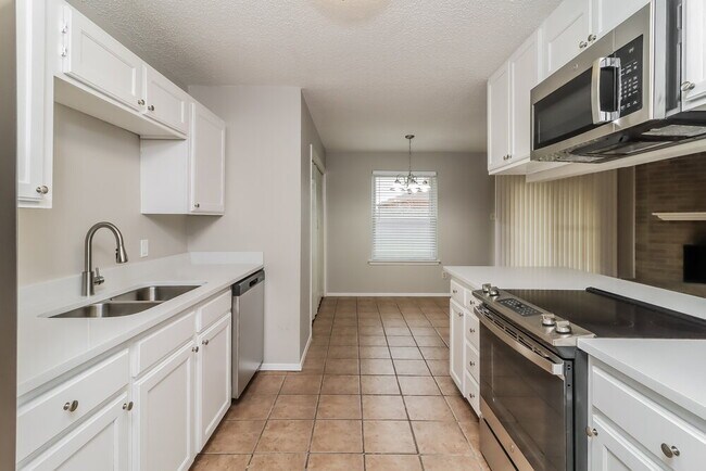 Building Photo - 6200 Kary Lynn Dr S