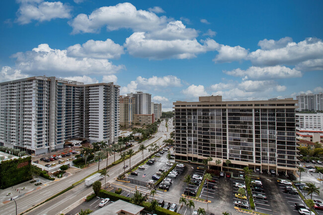 Building Photo - 1985 S Ocean Dr