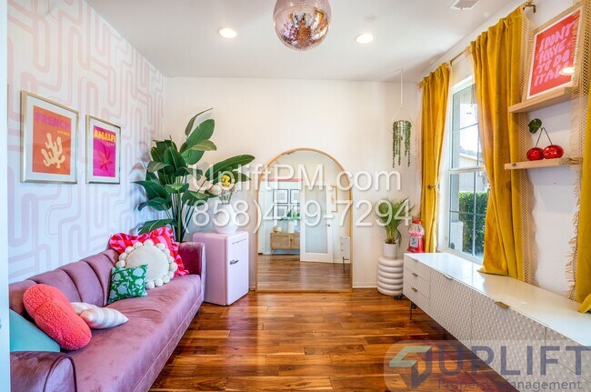 Building Photo - Spacious 5-Bedroom Home with Pool & Spa in...