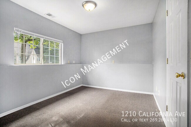Building Photo - 1210 California Ave