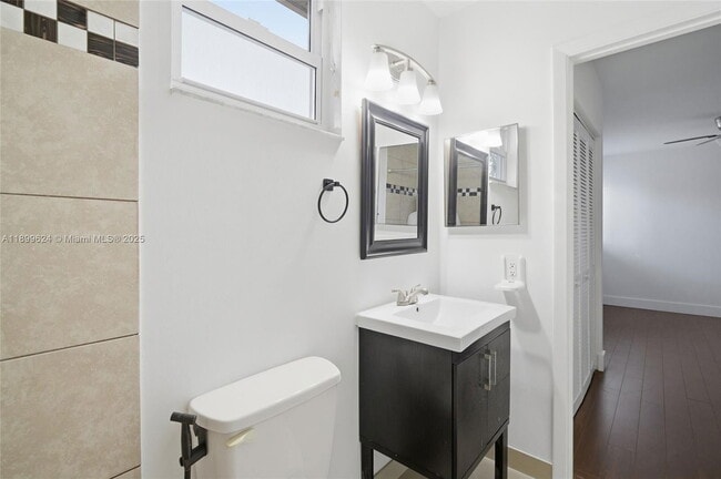 Building Photo - 1049 Thistle Creek Ct