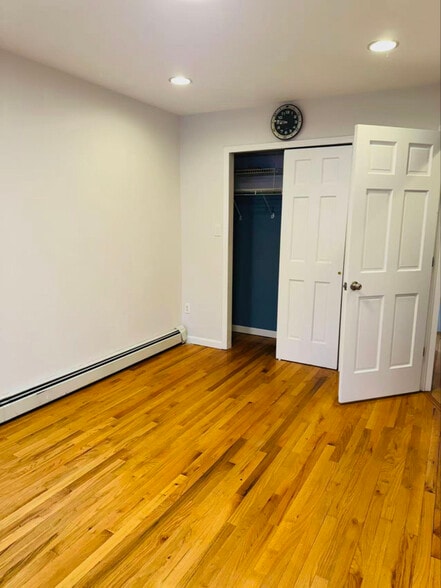 Building Photo - 121-25 6th Ave