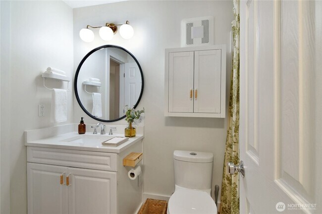 Building Photo - 6236 137th Pl NE