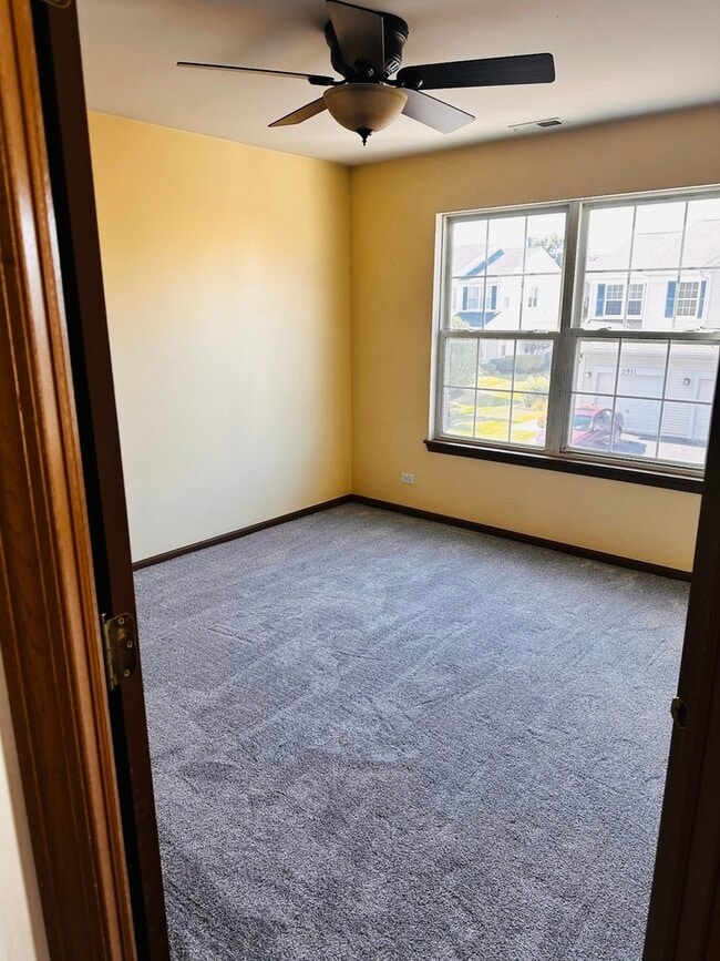 Building Photo - 2903 Falling Waters Dr