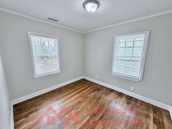 Building Photo - 1156 Brower St