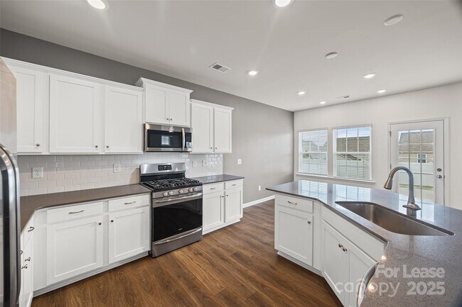 Building Photo - 5775 Soft Shell Dr