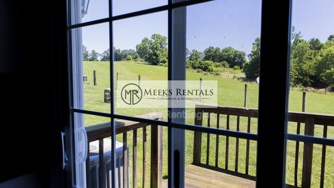 Building Photo - 435 Mill Rd