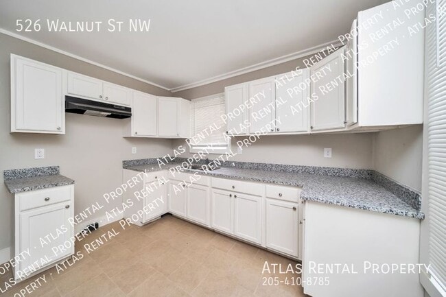 Building Photo - 526 Walnut St NW