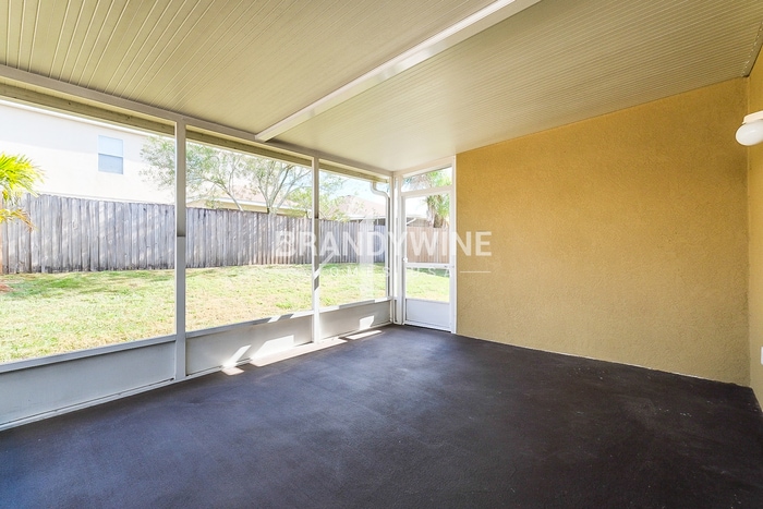 Building Photo - 747 Star Pointe Dr