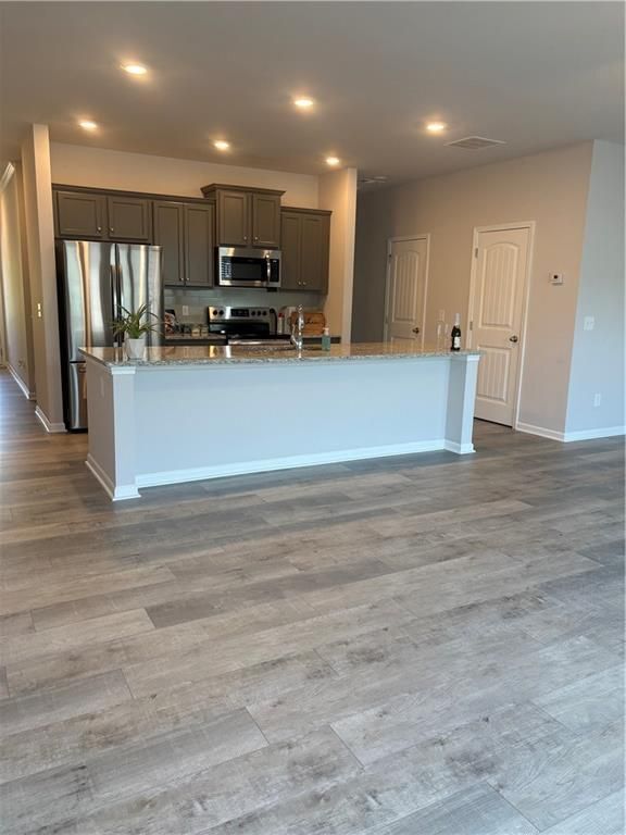 Building Photo - 400 Whitetail Cir