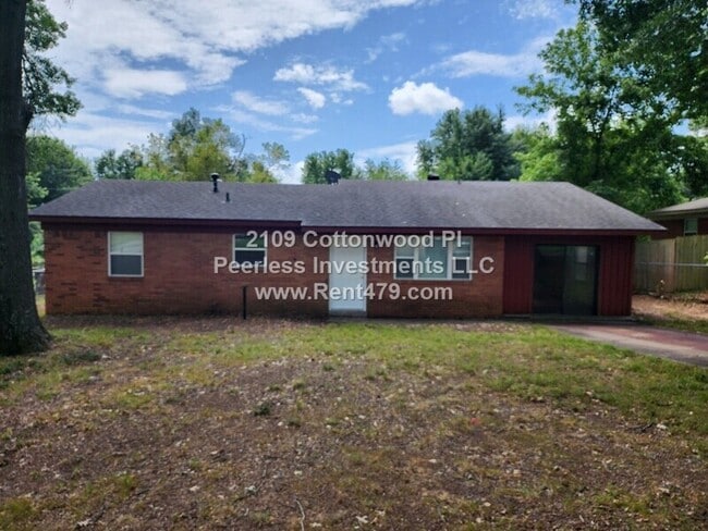 Building Photo - 2109 Cottonwood Pl