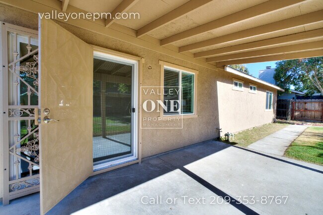 Building Photo - 1634 Arlington Ct